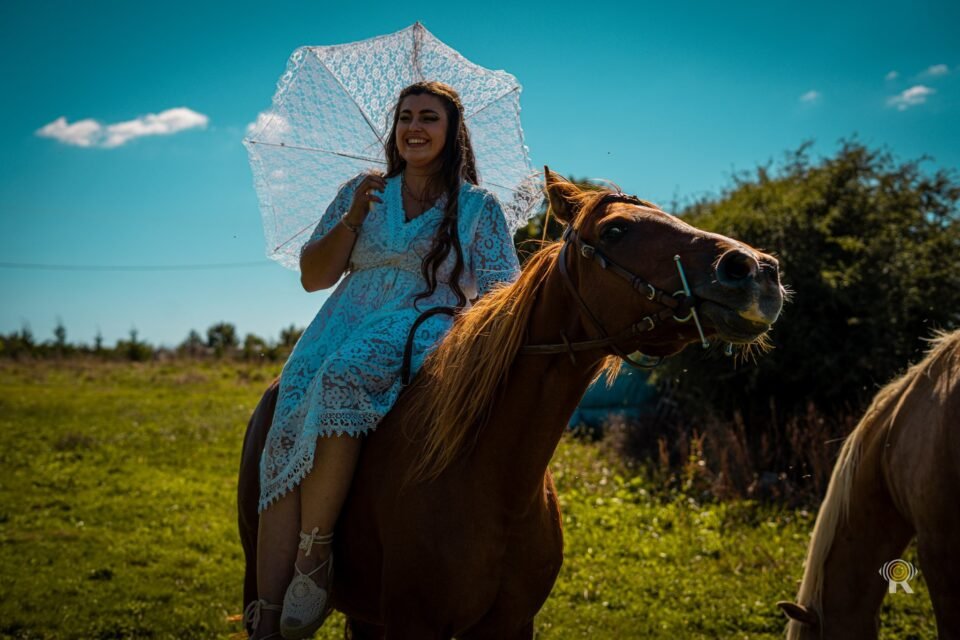 Séance équestre lifestyle en Occitanie. Rufino Studio.
