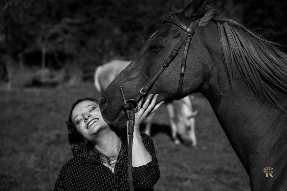 Séance équestre lifestyle en Occitanie. Rufino Studio.