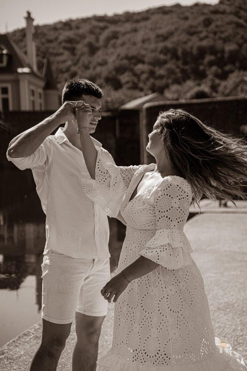 Séance lifestyle couple à Toulouse. Rufino Studio.