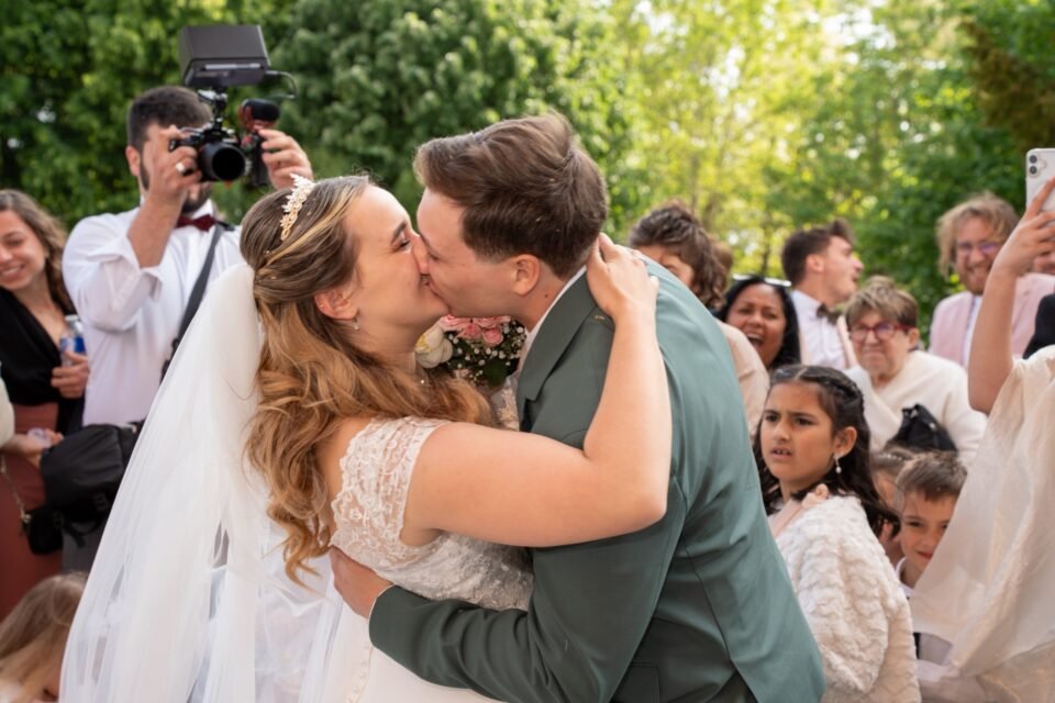 Reportage photo et vidéo du mariage de Cécile & Federico, célébré à Toulouse le 25 avril 2026. Duo photographe + vidéaste Rufino Studio.