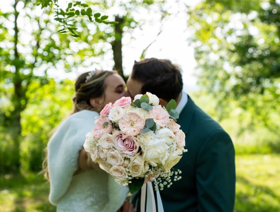 Reportage photo et vidéo du mariage de Cécile & Federico, célébré à Toulouse le 25 avril 2026. Duo photographe + vidéaste Rufino Studio.